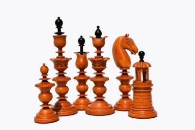 The Selenus Series 18th Century Chess Pieces Antiqued Boxwood & Ebony 4.4″ King