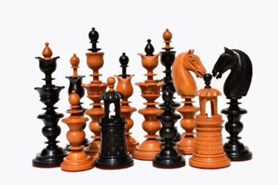 The Selenus Series 18th Century Chess Pieces Antiqued Boxwood & Ebony 4.4″ King